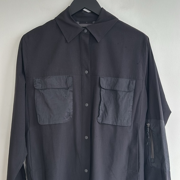 WovenAir Hiking Overshirt In Black - Picture 10 of 13
